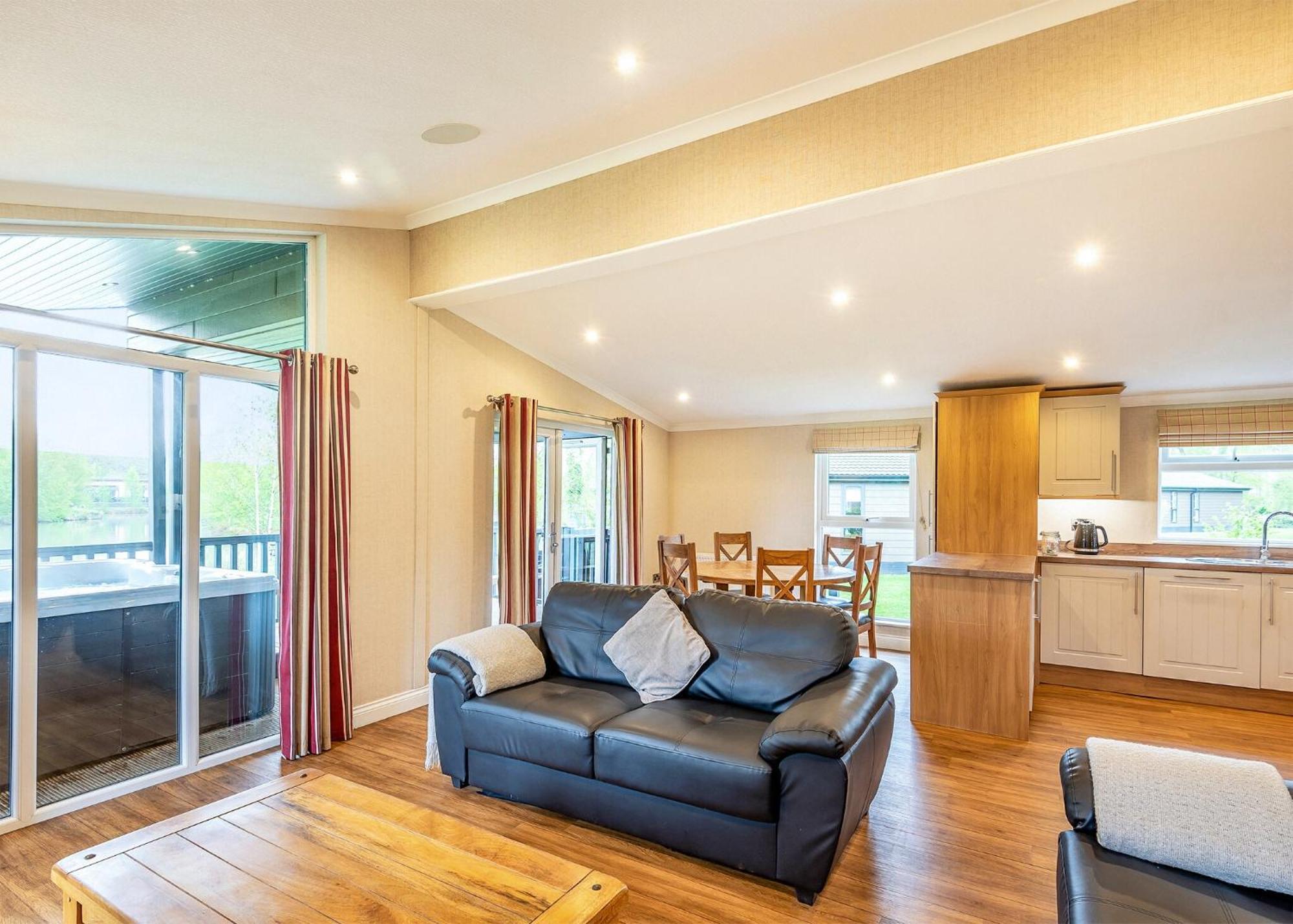וודהול ספא Woodhall Country Park Lodges מראה חיצוני תמונה
