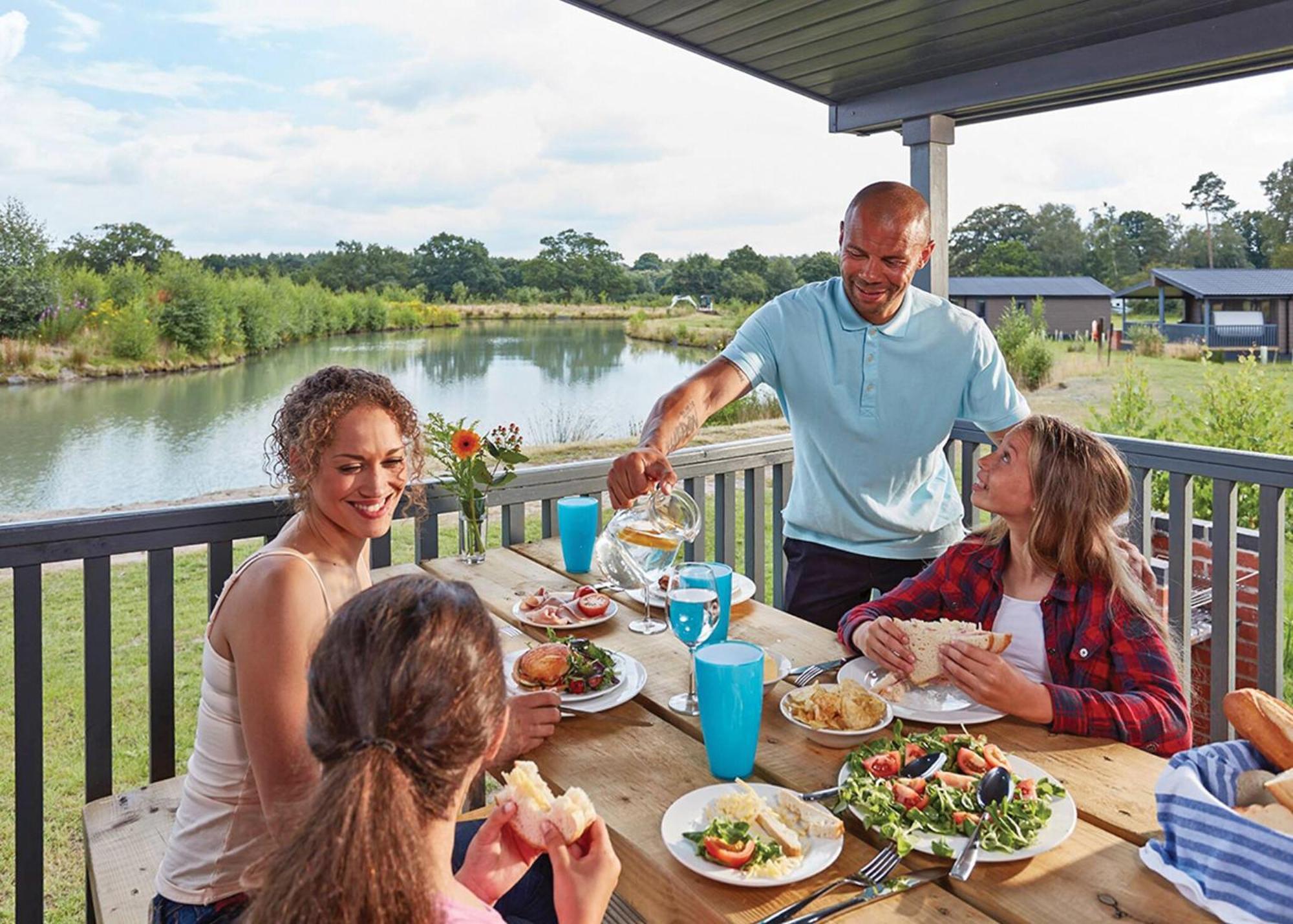 וודהול ספא Woodhall Country Park Lodges מראה חיצוני תמונה